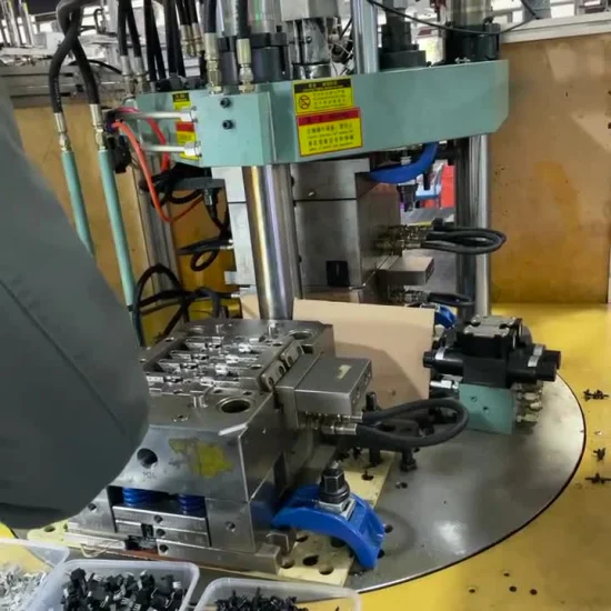 Завод по производству пластиковых аксессуаров методом литья под давлением для электроники
